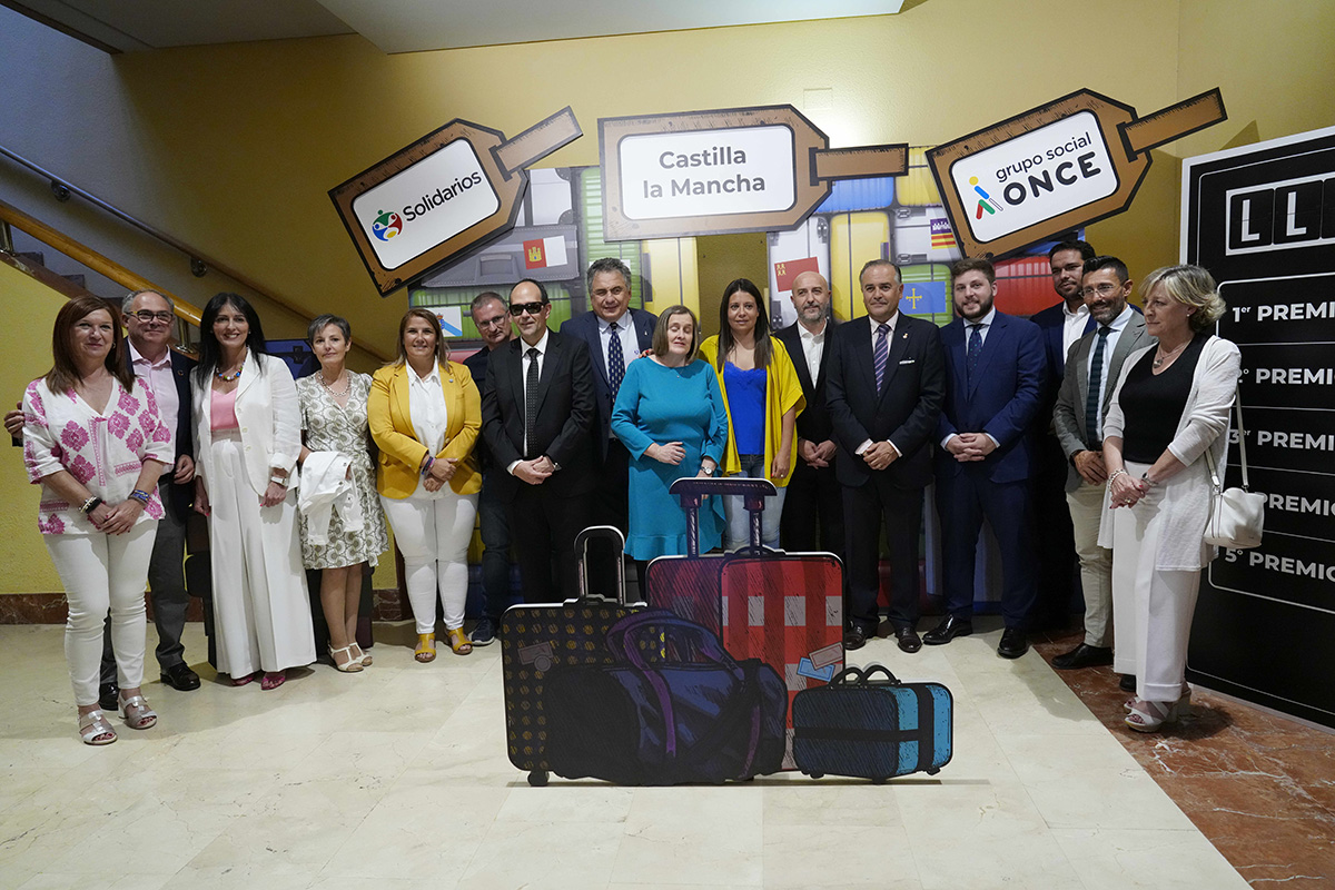 Premiados y autoridades de los Premios Solidarios Grupo Social ONCE Castilla - La Mancha 2023