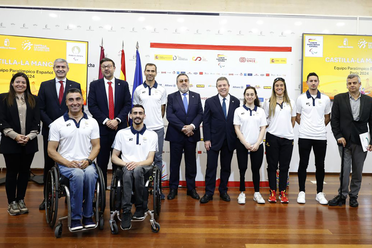 Foto de familia durante la presentación del equipo paralímpico preseleccionado de Castilla-La Mancha