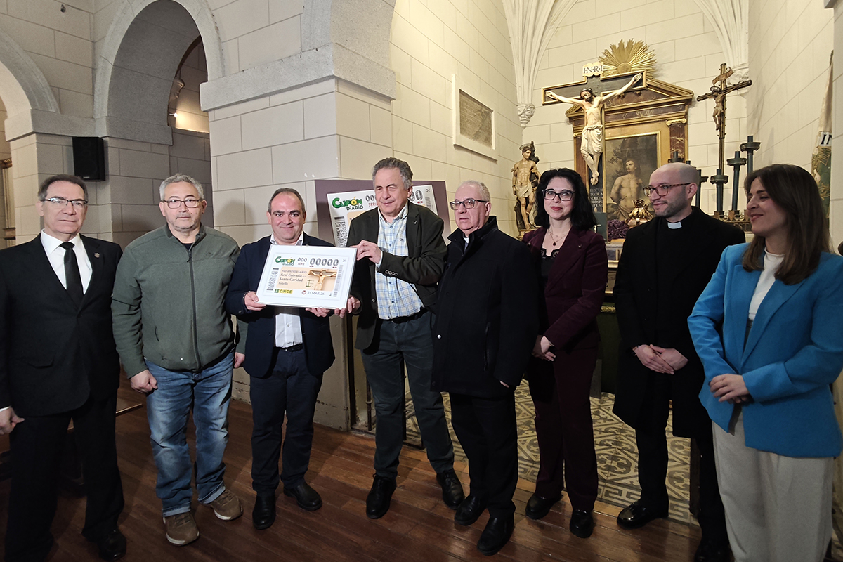 Foto de familia de la presentación del cupón