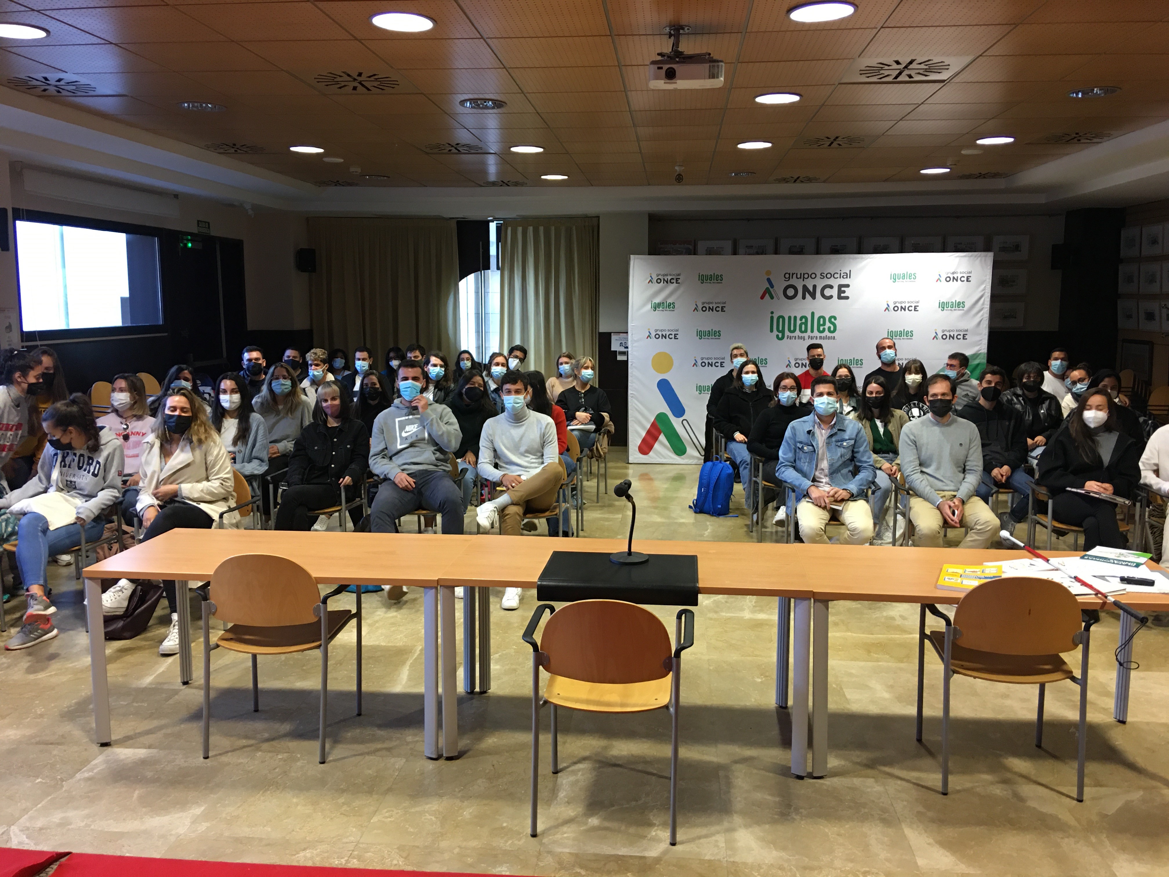 alumnos_de_arquitectura_en_jornada_once.jpg