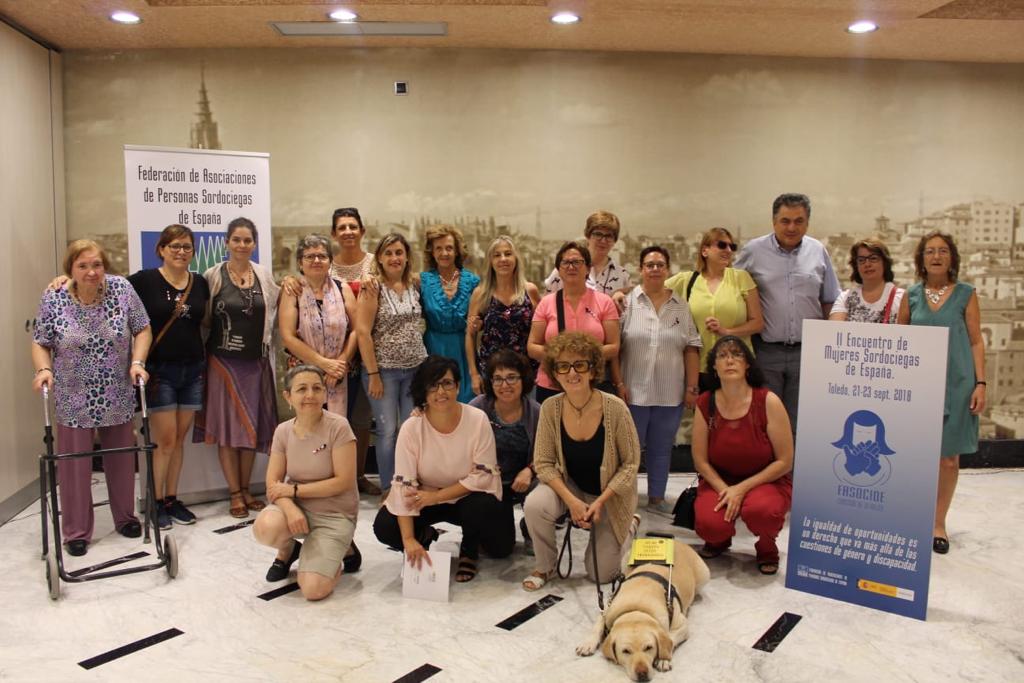asistentes_al_ii_encuentro_de_mujeres_sordo_ciegas_en_toledo.jpg