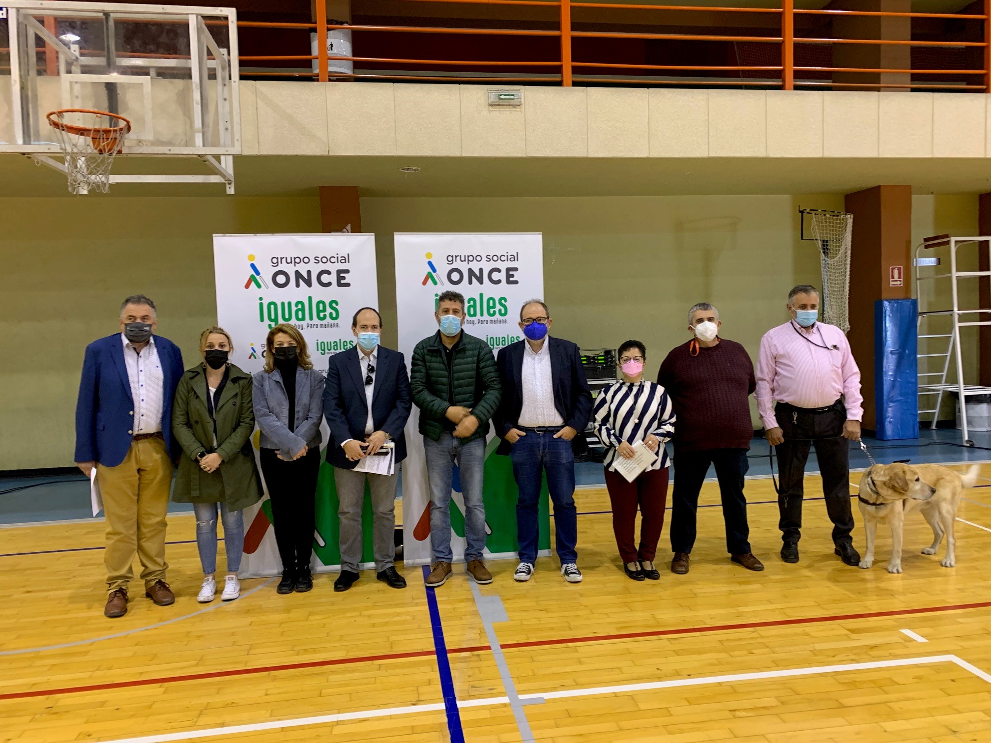 autoridades_cuenca_y_representantes_once_dia_baston_blanco_2021.jpg