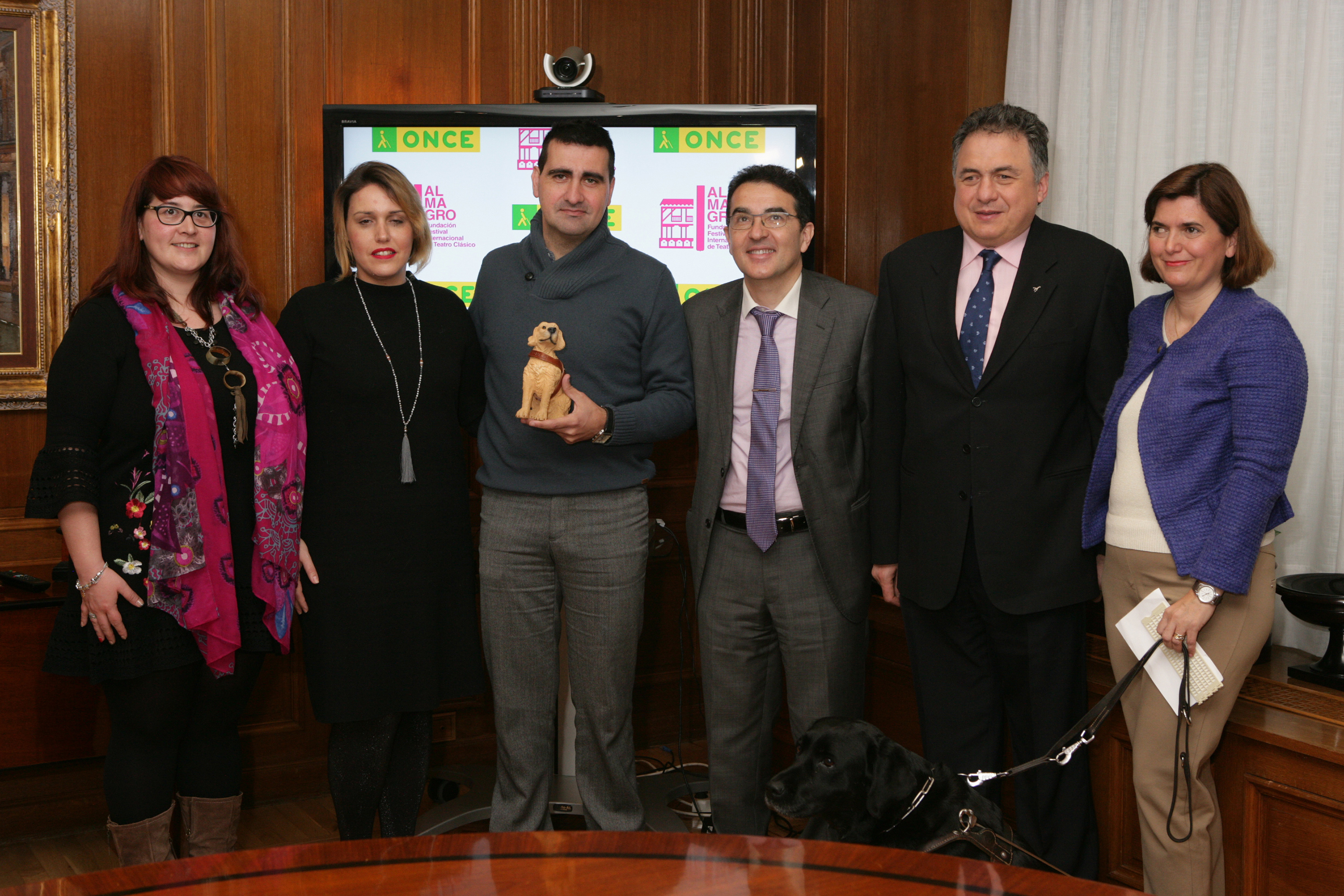 b1942_firma_convenio_almagro.jpg