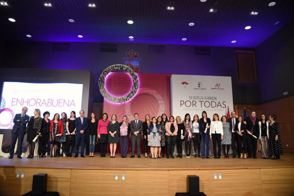 entrega_galardones_dia_de_la_mujer_jccm.jpg