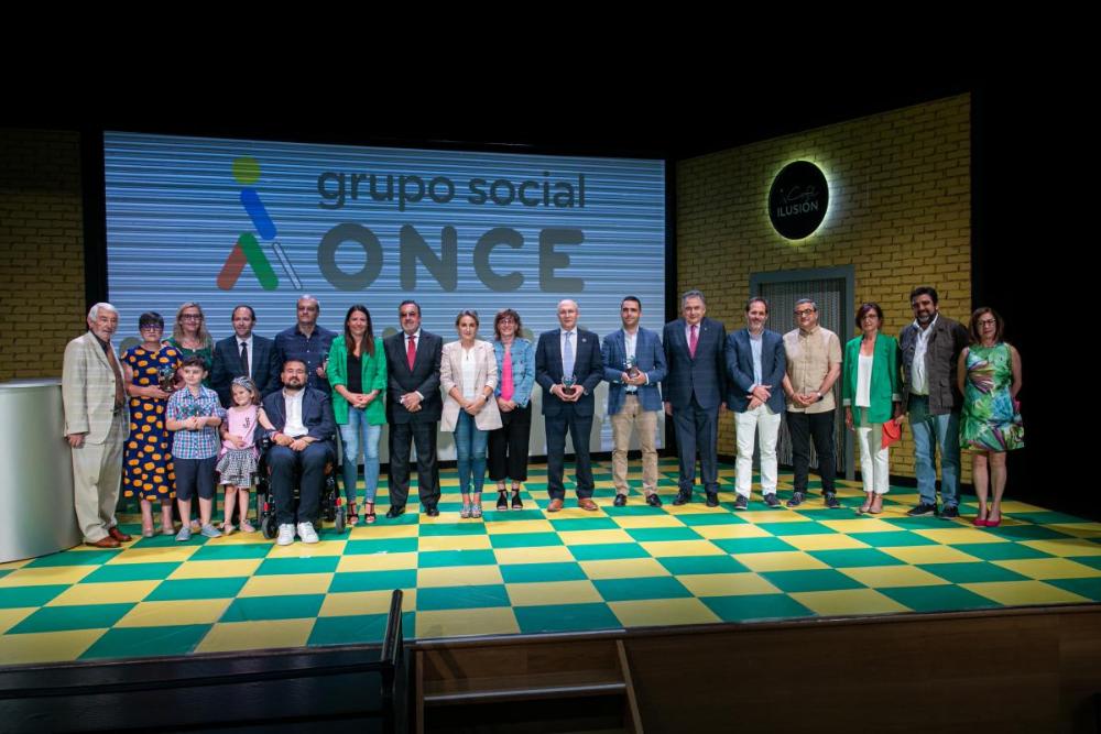 FOTO DE FAMILIA ENTREGA PREMIOS SOLIDARIOS ONCE CLM 2022