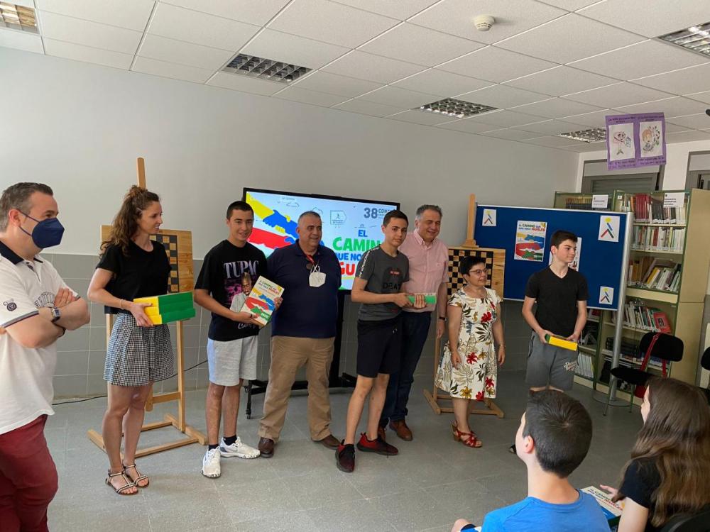 alumnos durante la entrega de premios