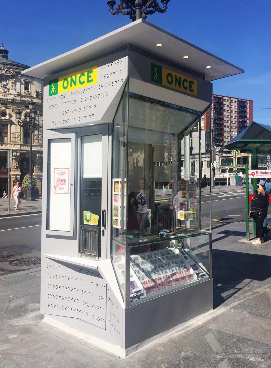 Uno de los nuevos quioscos de la ONCE
