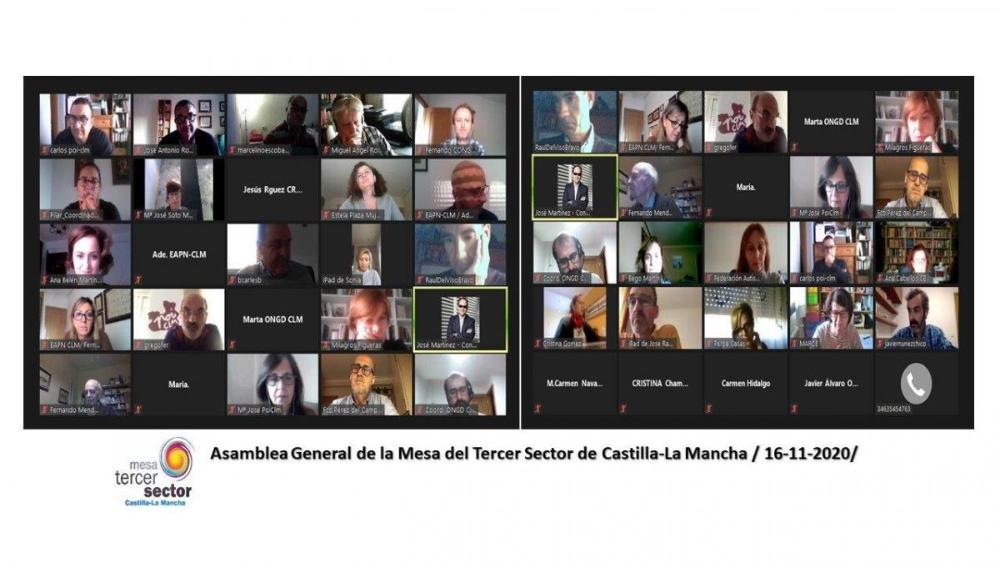 Imagen de Participantes en la Asamblea del 17 de noviembre