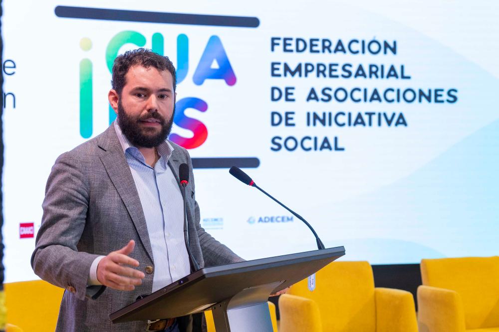 Presidente de IGUALIS durante la presentación