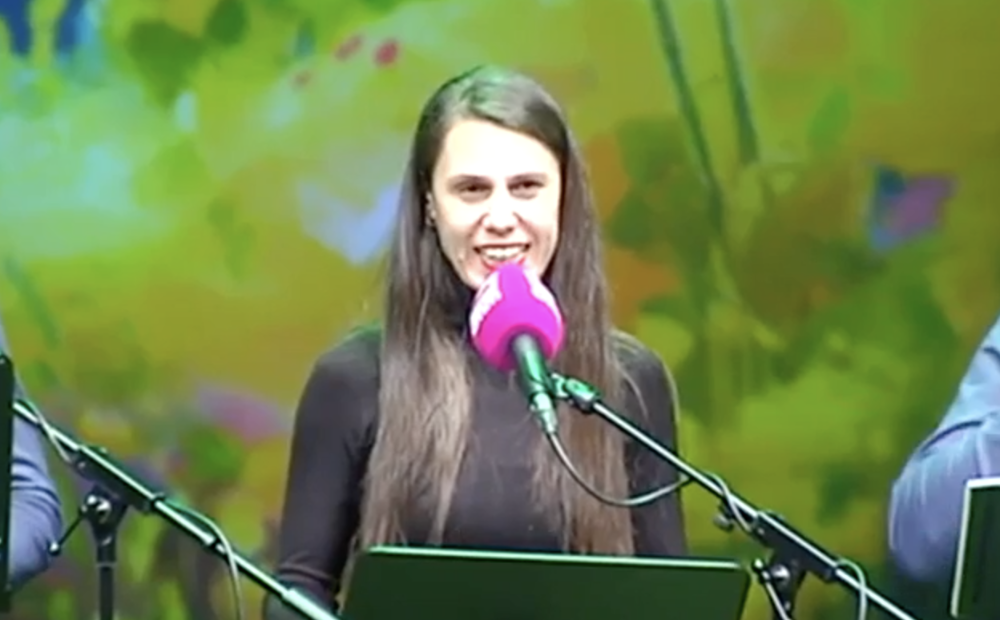 Sonia Ramirez durante la grabación de Radio Castilla-La Mancha