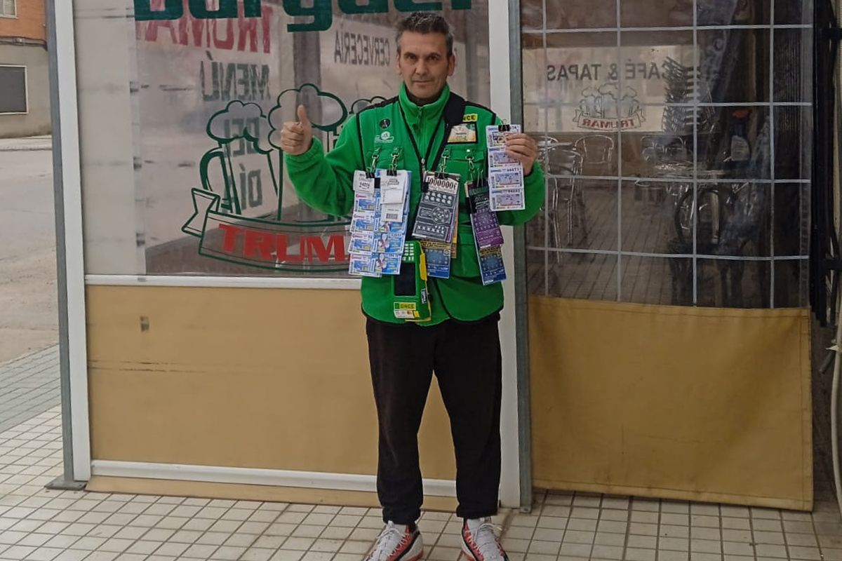 Antonio Ramírez en Lillo con los cupones