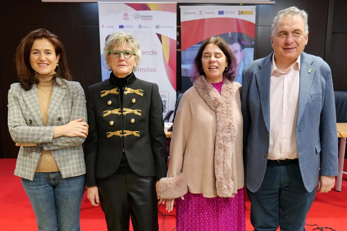 De izquierda a derecha: Nuria Berta Chust, viceconsejera de Empleo, Diálogo Social y Seguridad y Salud Laboral; Elena Ribas, directora de Inserta Empleo en Castilla-La Mancha; Virginia Carcedo, secretaria general de Fundación ONCE y vicepresidenta ejecutiva de Inserta Empleo; y Carlos Hernández Yebra, delegado de la ONCE en Castilla-La Mancha.