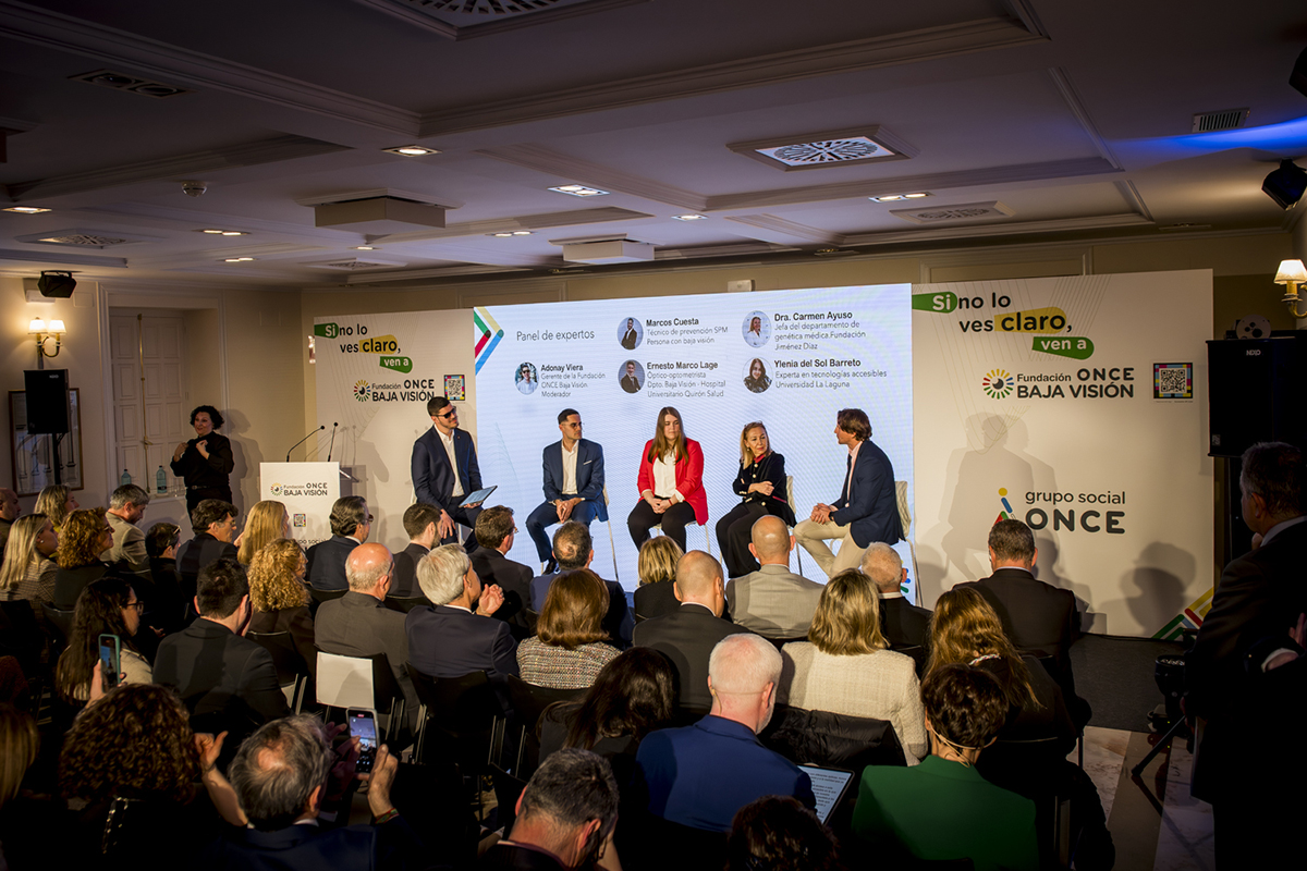 Coloquio durante el acto de presentación de la Fundación ONCE Baja Visión