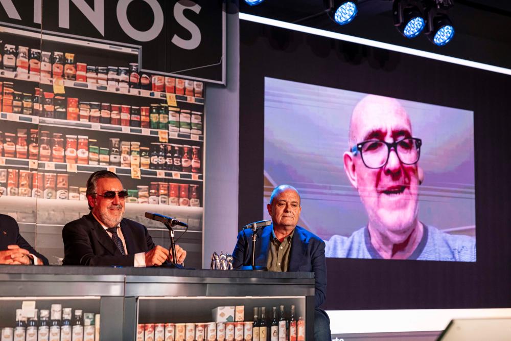 Momento de proyección del vídeo dedicado a Diego Garijo en la gala del vendedor del año