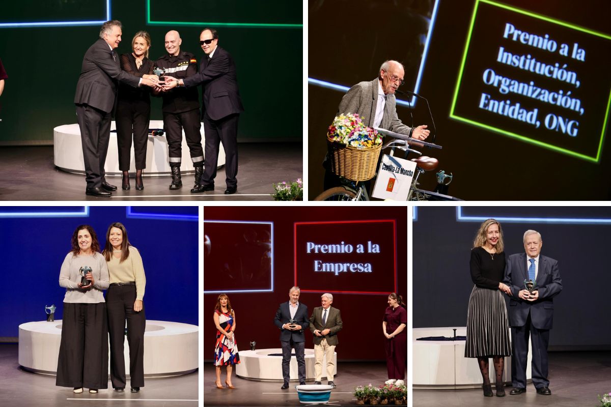 Galardonados recogiendo los Premios Solidarios Castilla-La Mancha 2025
